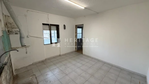 Moradia T2 para Venda em Fernao Ferro