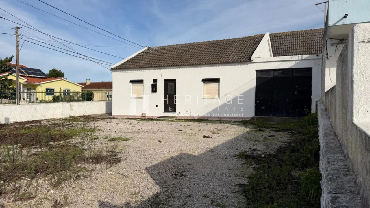 Moradia T2 para Venda em Fernao Ferro Foto 1