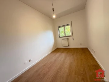 Apartamento T3 para Venda em São Domingos de Benfica