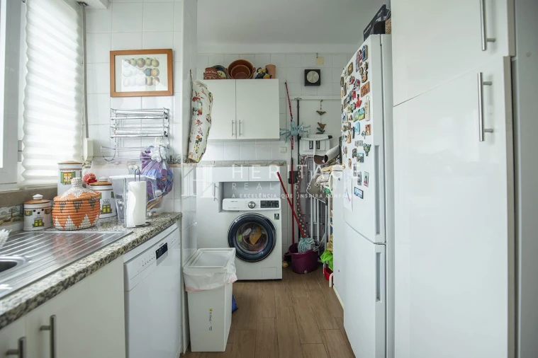 Apartamento T4 para Venda em Barreiro e Lavradio Foto 7