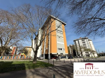 Apartamento T4 para Venda em Olivais