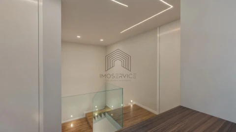 Moradia T3 para Venda em São Felix da Marinha