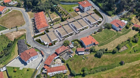 Moradia T3 para Venda em Santa Maria da Feira, Travanca, Sanfins e Espargo