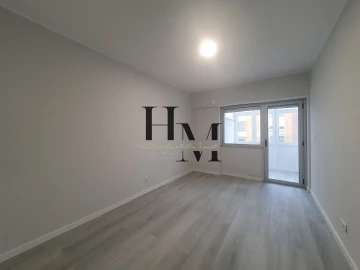 Apartamento T2 para Venda em Oeiras e São Julião da Barra, Paço de Arcos e Caxias