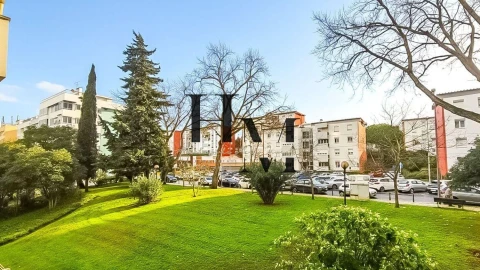 Apartamento T2 para Venda em Oeiras e São Julião da Barra, Paço de Arcos e Caxias