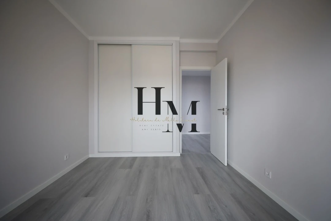 Apartamento T2 para Venda em Quarteira Foto 12