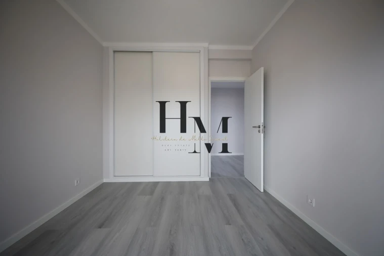 Apartamento T2 para Venda em Quarteira Foto 12