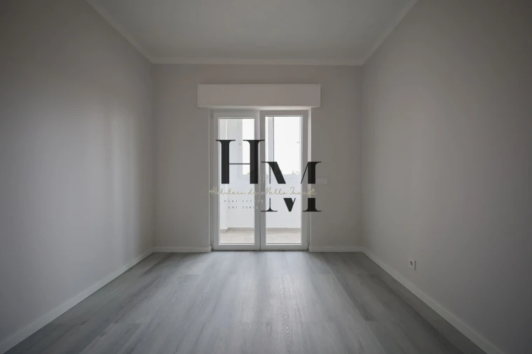 Apartamento T2 para Venda em Quarteira Foto 13