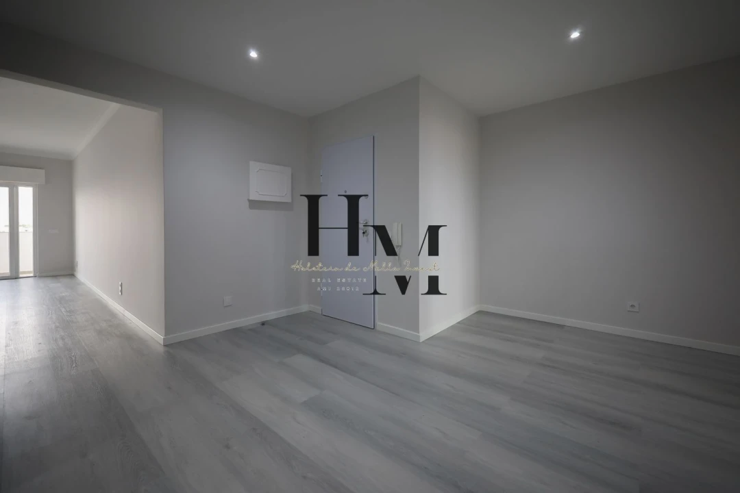 Apartamento T2 para Venda em Quarteira Foto 6