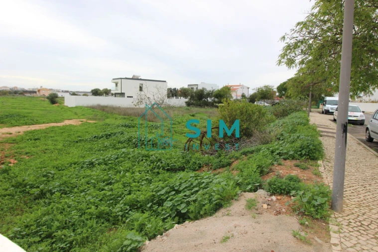 Terreno para Venda em Conceição e Estoi Foto 3
