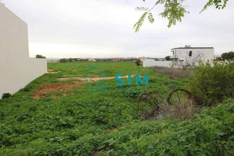 Terreno para Venda em Conceição e Estoi Foto 2