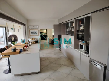 Moradia T4 para Venda em Quelfes