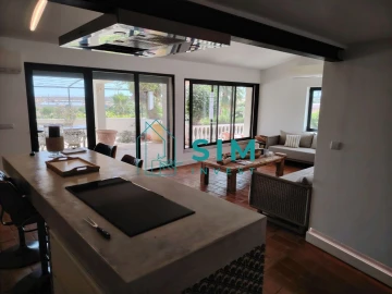 Moradia T4 para Venda em Quelfes