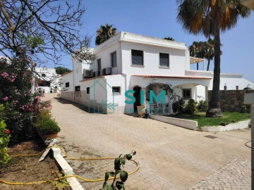 Moradia T4 para Venda em Quelfes