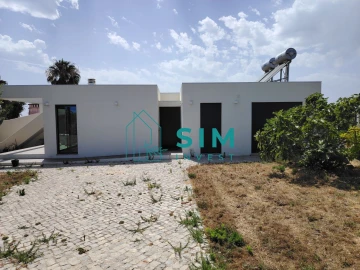 Moradia T4 para Venda em Quelfes