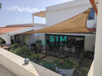 Moradia T4 para Venda em Quelfes