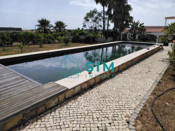 Moradia T4 para Venda em Quelfes