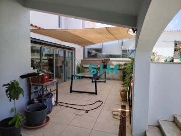 Moradia T4 para Venda em Quelfes