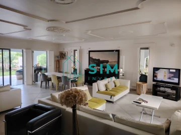 Moradia T4 para Venda em Quelfes