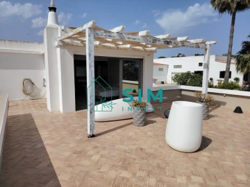 Moradia T4 para Venda em Quelfes