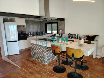 Moradia T4 para Venda em Quelfes