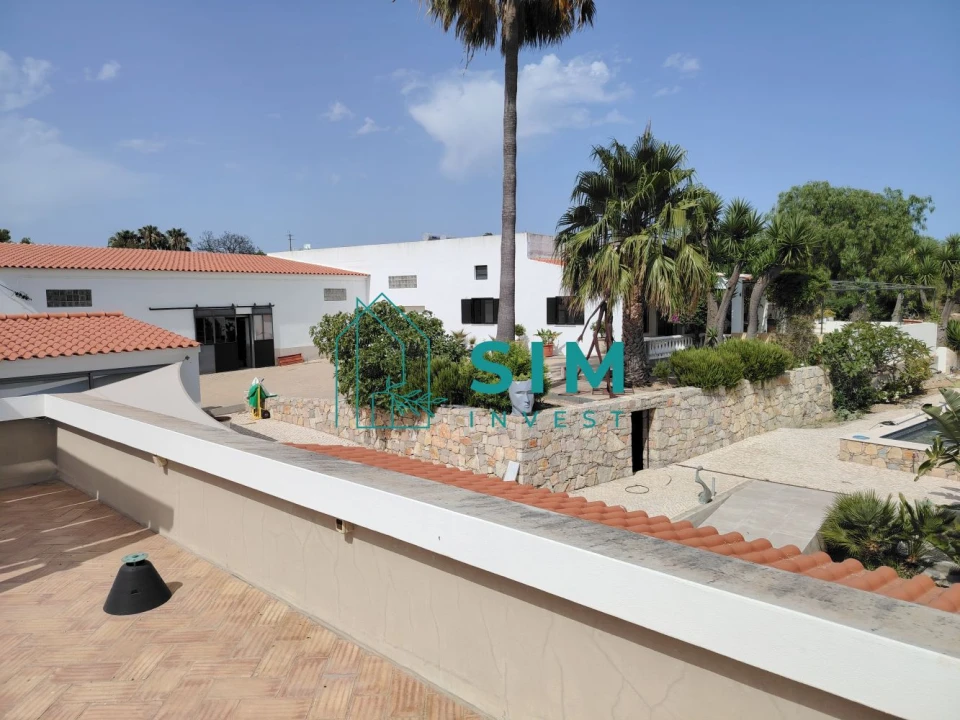 Moradia T4 para Venda em Quelfes Foto 79