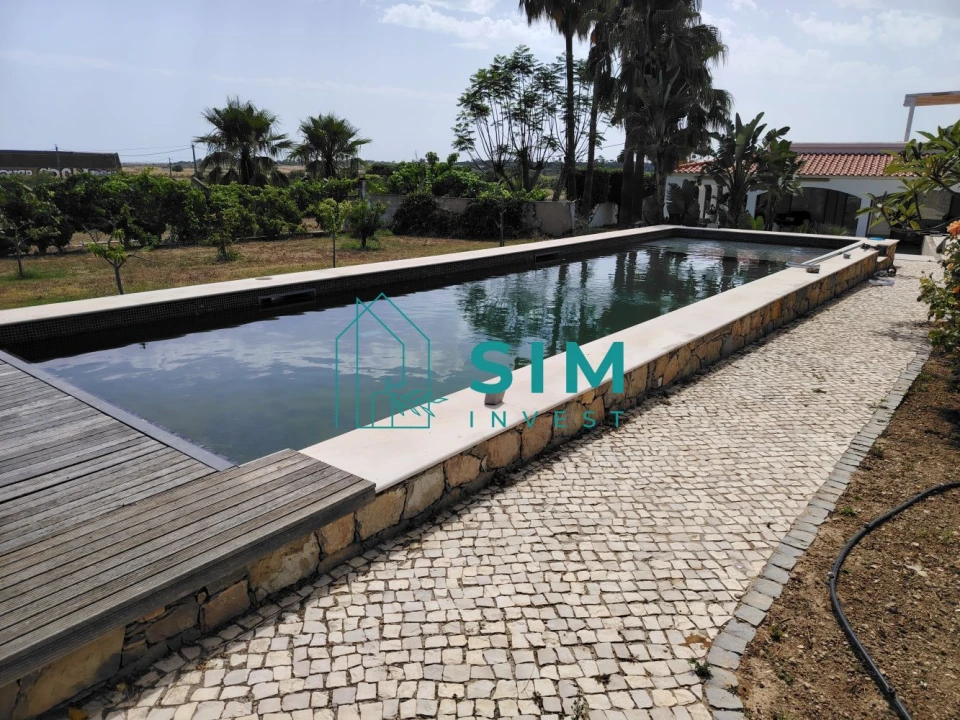 Moradia T4 para Venda em Quelfes Foto 42