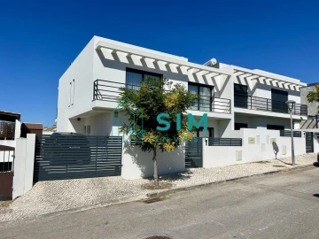 Moradia T4 para Venda em Setubal (São Sebastião)