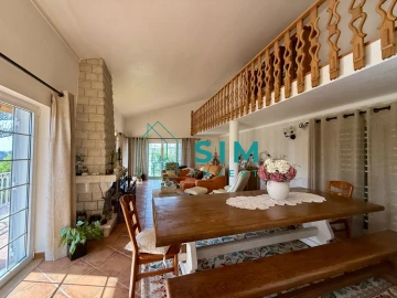 Moradia T5 para Venda em Sesimbra (Castelo)