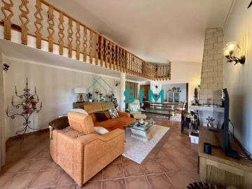 Moradia T5 para Venda em Sesimbra (Castelo)