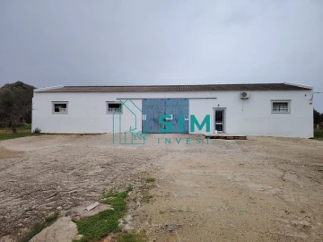 Loja para Venda em Moncarapacho e Fuseta