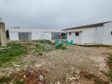 Loja para Venda em Moncarapacho e Fuseta