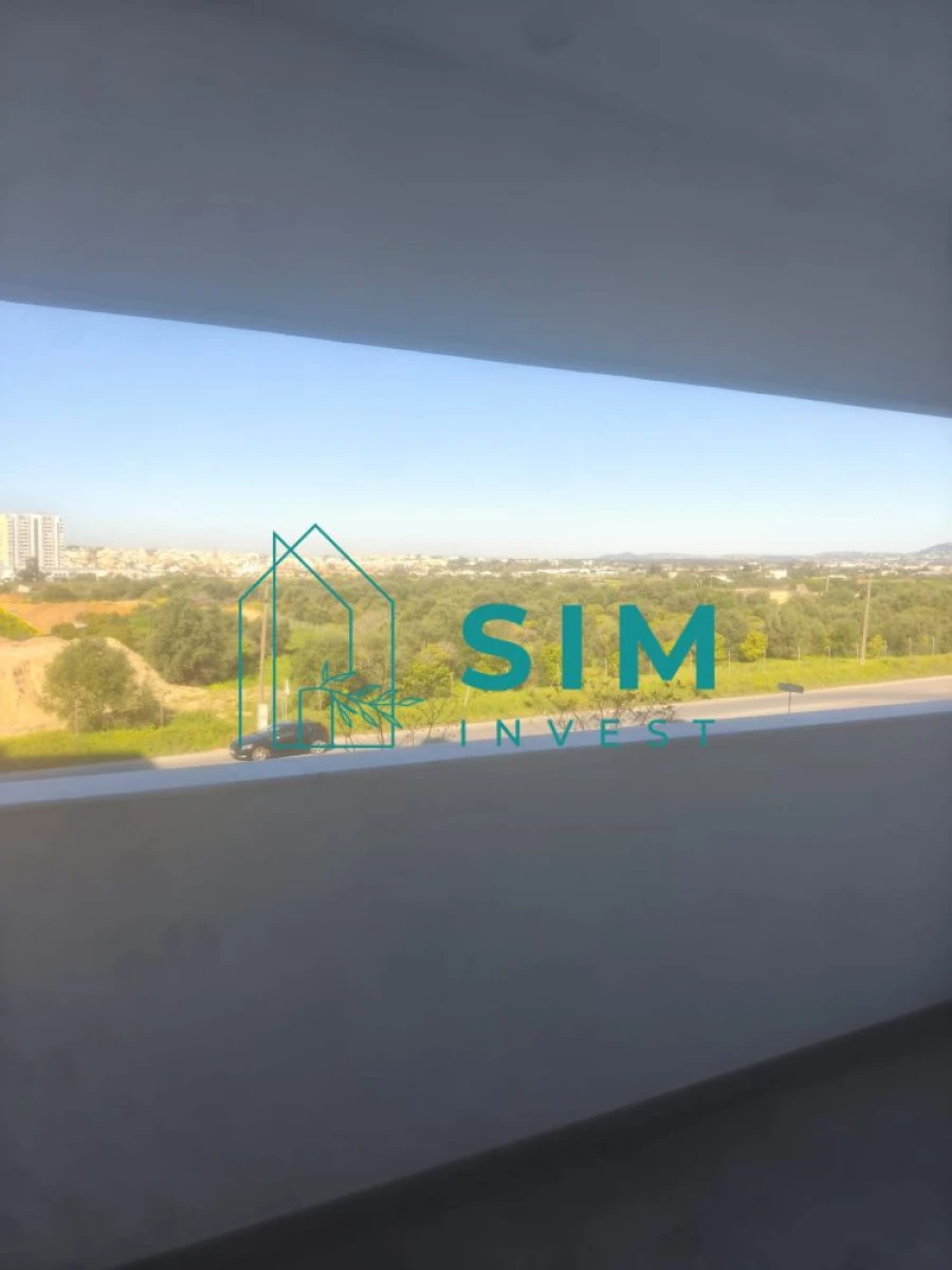 Apartamento T3 para Arrendamento em Faro (Sé e São Pedro) Foto 27