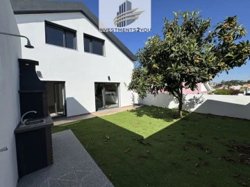 Moradia T4 para Venda em Corroios