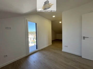 Moradia T4 para Venda em Corroios