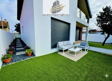 Moradia T4 para Venda em Corroios