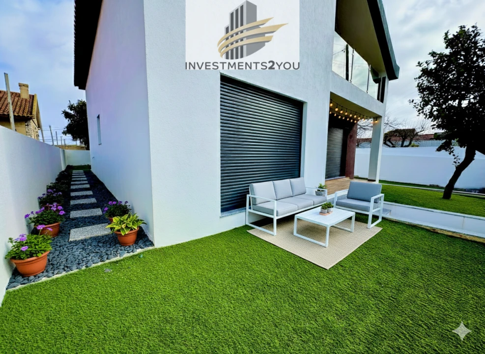 Moradia T4 para Venda em Corroios Foto 11