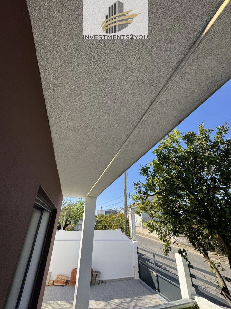 Moradia T4 para Venda em Corroios Foto 35