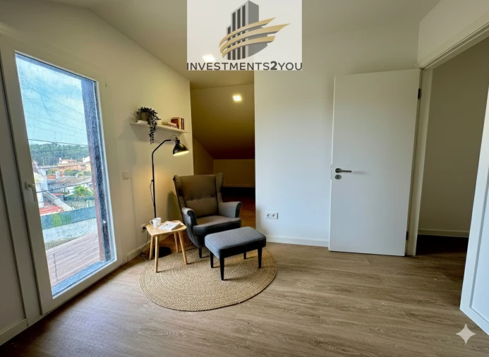 Moradia T4 para Venda em Corroios Foto 17