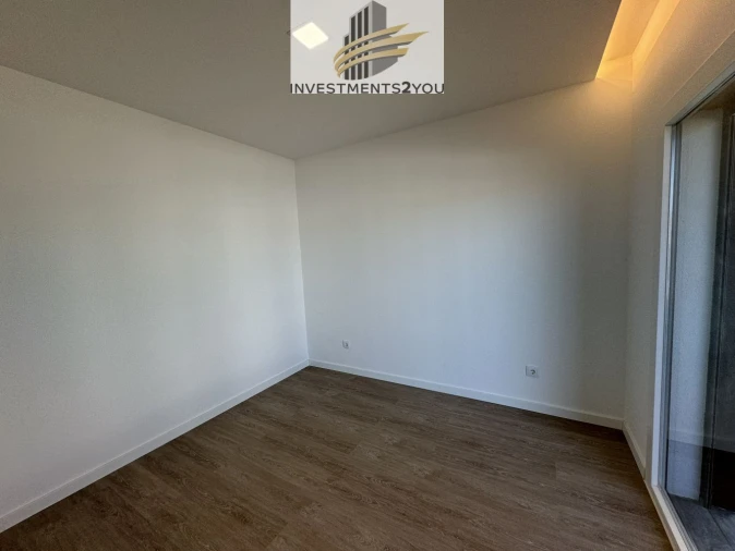 Moradia T4 para Venda em Corroios Foto 24