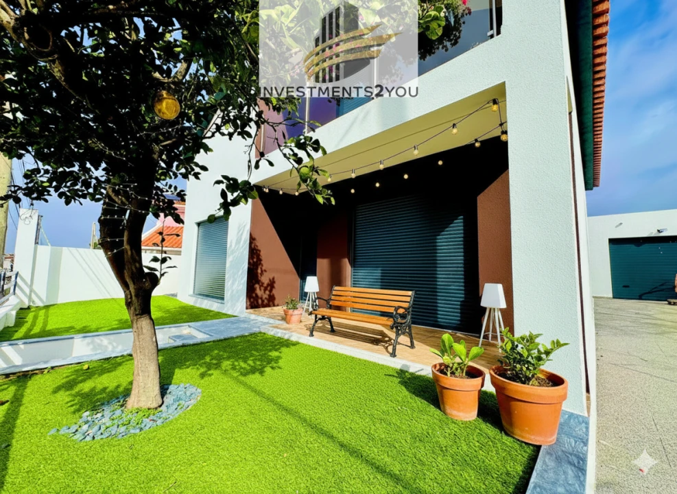 Moradia T4 para Venda em Corroios Foto 13