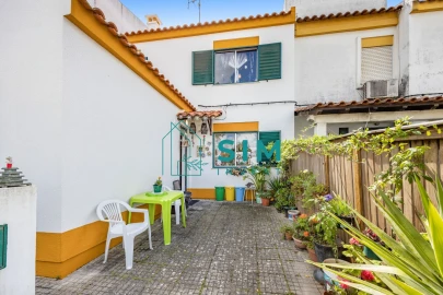 Moradia T4 para Venda em Azeitão (São Lourenço e São Simão)