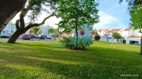 Moradia T4 para Venda em Azeitão (São Lourenço e São Simão)