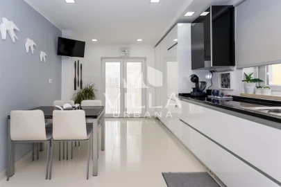 Moradia T4 para Venda em Corroios