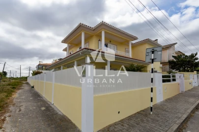 Moradia T4 para Venda em Corroios