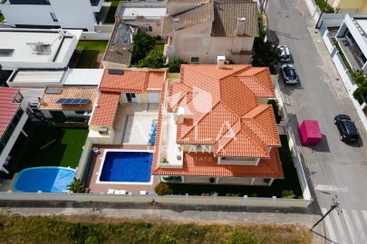 Moradia T4 para Venda em Corroios