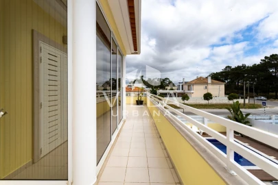 Moradia T4 para Venda em Corroios