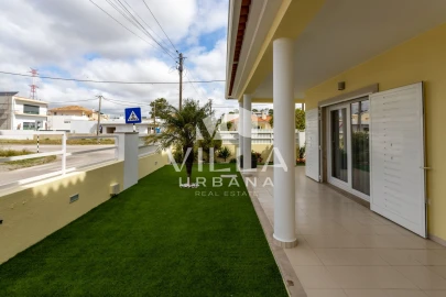 Moradia T4 para Venda em Corroios