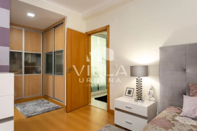 Moradia T4 para Venda em Corroios