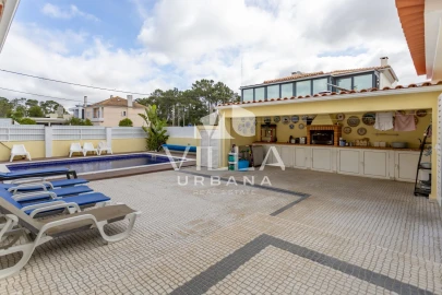 Moradia T4 para Venda em Corroios